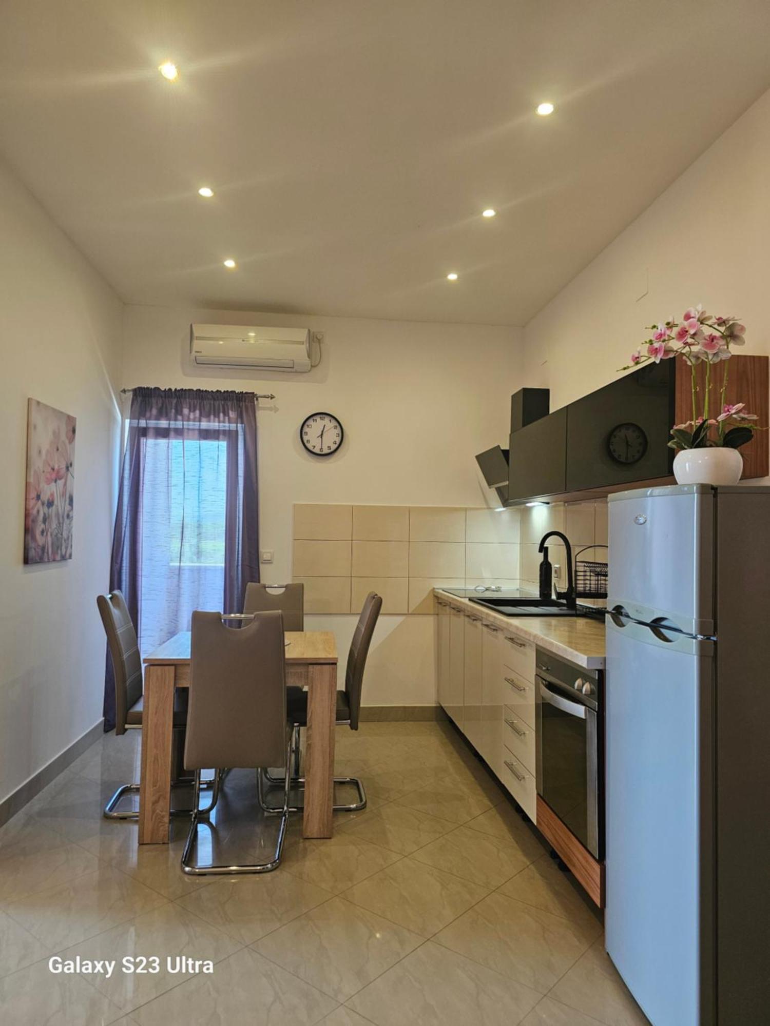 Apartmani Dianna Kaštela Exterior foto